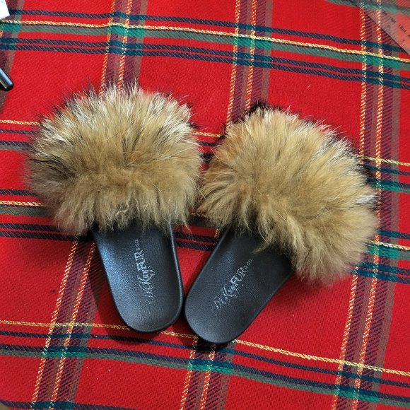 REAL RACCOON FUR SLIDES  Size 7 - Picture 5 of 5